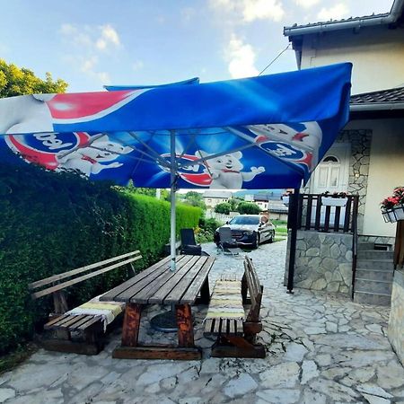 Hotel Filip Korenica Zewnętrze zdjęcie