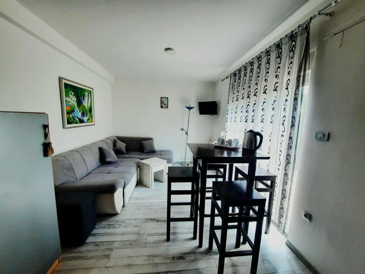 Hotel Filip Korenica Zewnętrze zdjęcie