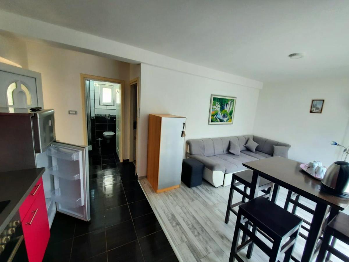 Hotel Filip Korenica Zewnętrze zdjęcie