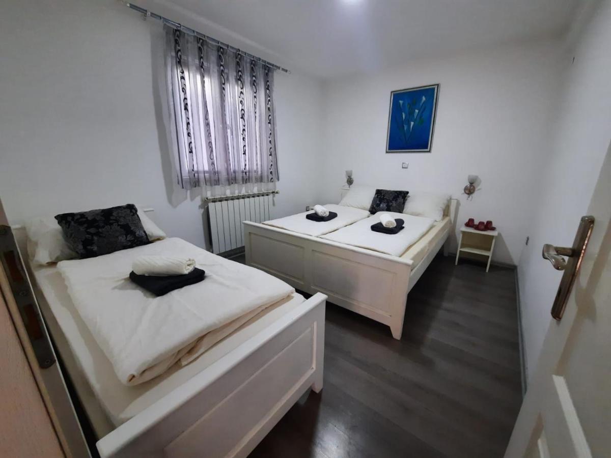 Hotel Filip Korenica Zewnętrze zdjęcie