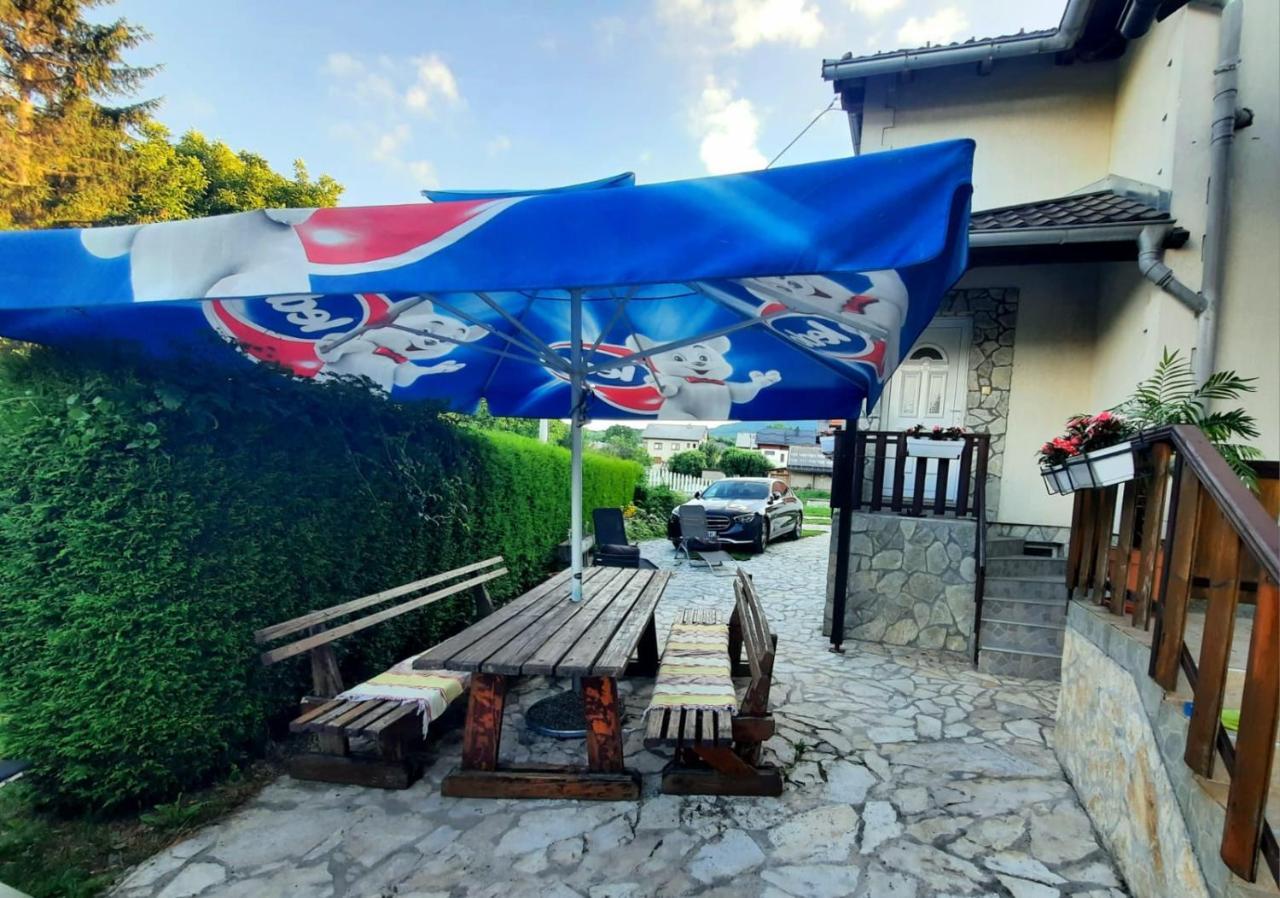 Hotel Filip Korenica Zewnętrze zdjęcie