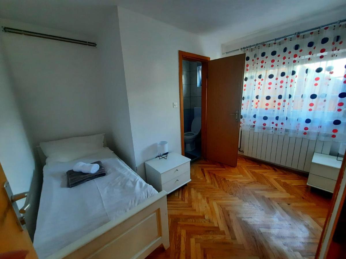 Hotel Filip Korenica Zewnętrze zdjęcie